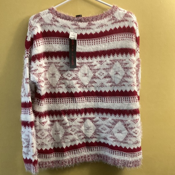 Heart-n-crush pink and white pullover sweater - Picture 2 of 4